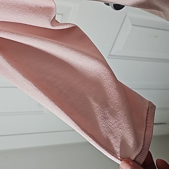 Talbots light pink pop over sweater.  Size medium Petite. Lightweight. - Picture 3 of 11